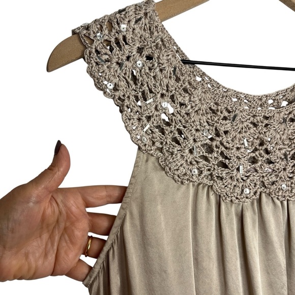 VTG 100% Silk Taupe Beige Sateen Crocheted Yoke Top Sequins Metal Accents Medium - Picture 5 of 9